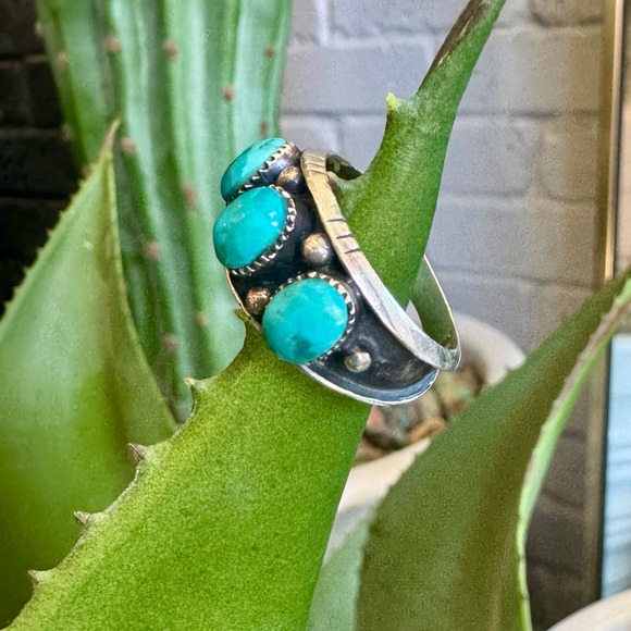 Turquoise Silver Ring - Picture 2 of 6